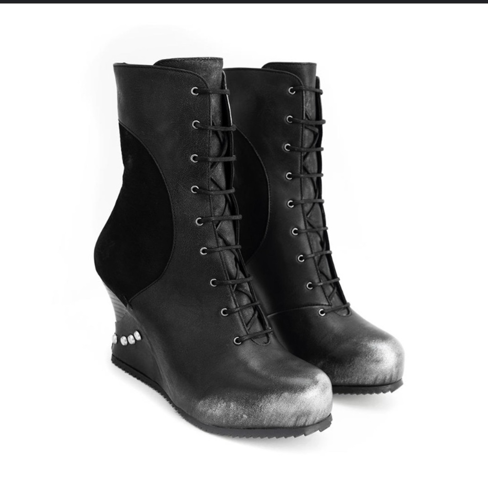 Black wedge boots used condition